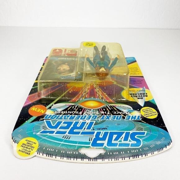 Playmates 1993 Star Trek TNG Dr. Beverly Crusher Action Figure - Picture 3 of 5